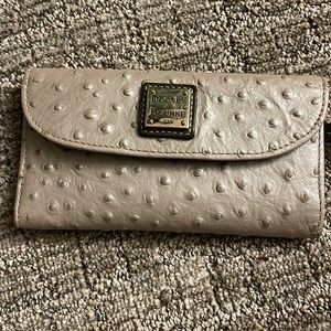 Dooney & Bourke wallet